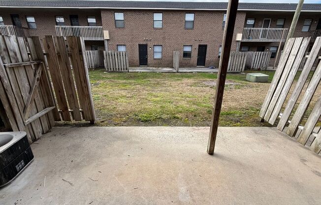 2 beds, 1 bath, 855 sqft, $999, Unit 3366-04