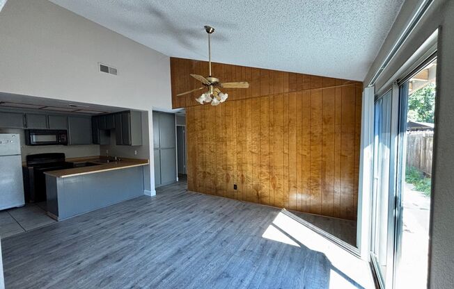 2 beds, 2 baths, $2,295, Unit 4828 Suncrest Way