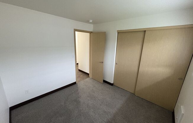2 beds, 1 bath, 650 sqft, $1,275, Unit 1505-23