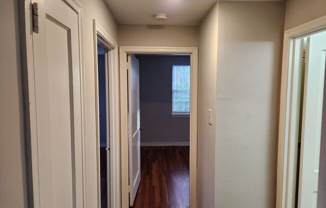 2 beds, 1 bath, 897 sqft, $2,335, Unit E-17