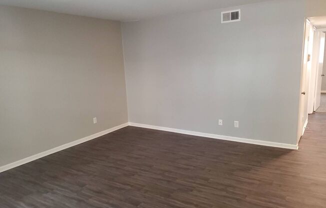 2 beds, 1.5 baths, 935 sqft, $910, Unit 7802-203