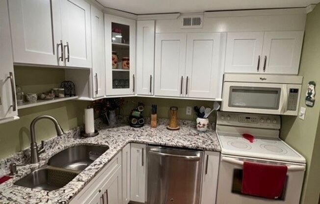 2 beds, 2 baths, $1,995