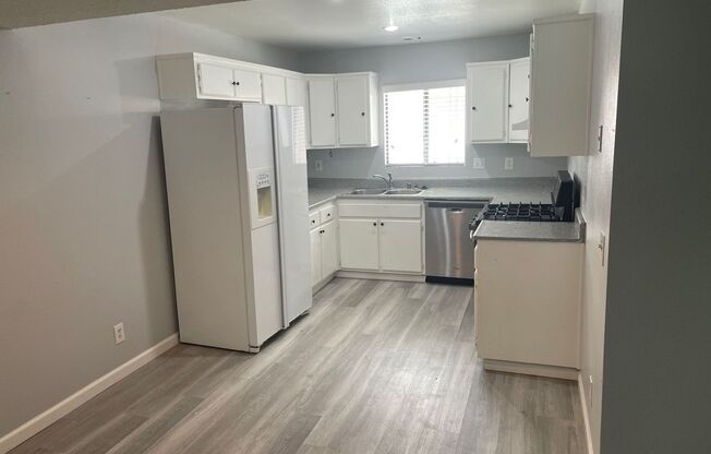 3 bedroom-2 bath Beaumont Beauty!