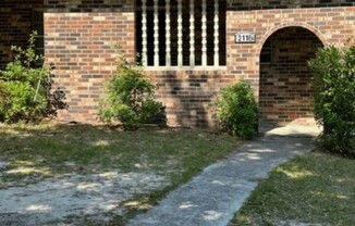 2116 GREENOAKS RD