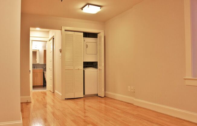 Studio, 1 bath, $2,000, Unit 102
