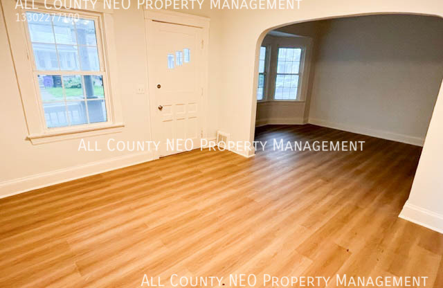 3431 W 49 ST