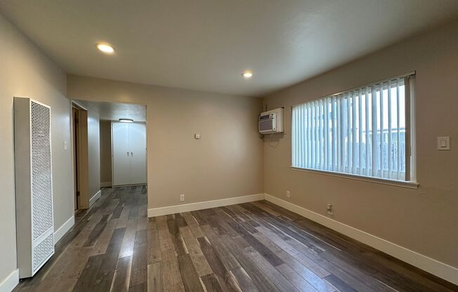 2 beds, 1 bath, $1,795, Unit 271304