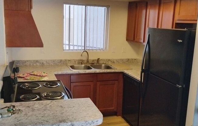 2 beds, 2 baths, 984 sqft, $1,700, Unit 221