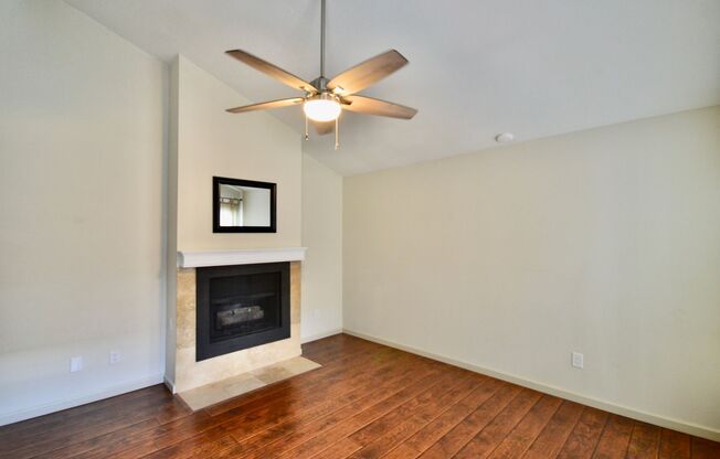 Remodeled 2 Bedroom Townhome in Fullerton