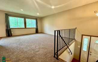 Spacious 3 Bedroom Home in Maple Grove