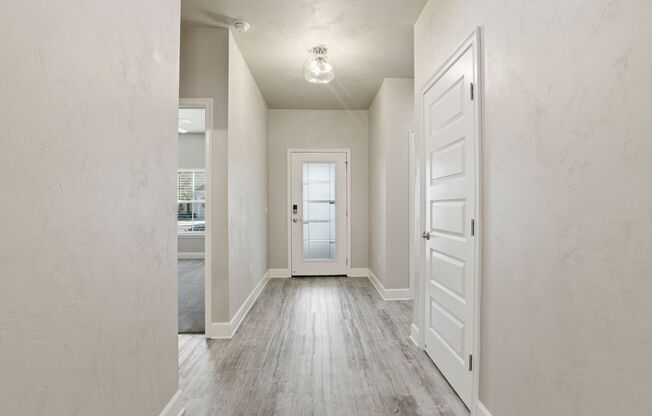 Villas of West 3Bed/2Bath End Unit