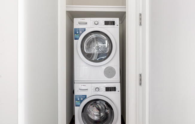 1 bed, 1 bath, $5,500, Unit PHA