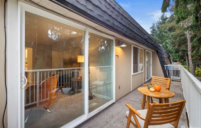 2 beds, 2 baths, $2,095, Unit #1106