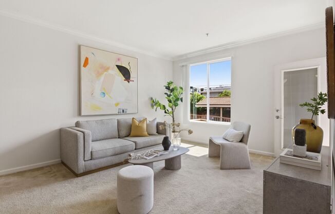 1BD/1BA - Remodeled Ground-Floor Condo, In-Unit Laundry, Gated