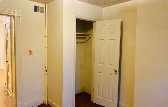 1 bed, 1 bath, $1,195, Unit Apt. A