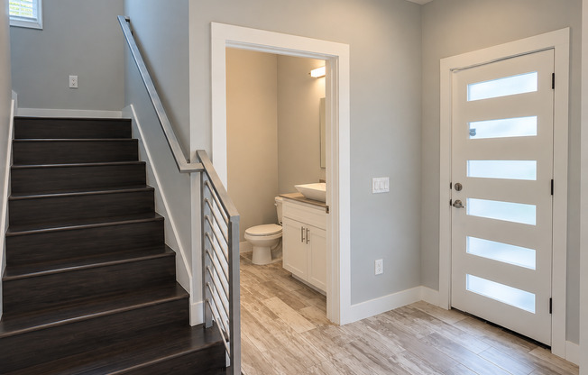 Modern 2 bed/2.5 bath Central Austin Home