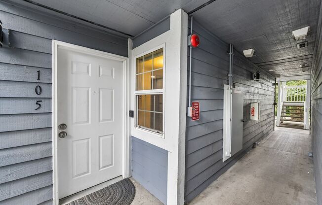 Ground Floor 1 Bedroom Featuring Des Moines Convenience