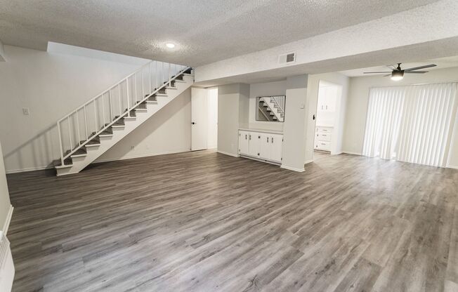 2 beds, 1.5 baths, 1,000 sqft, $2,298, Unit 200