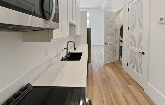 Studio, 1 bath, 476 sqft, $1,650, Unit 1212