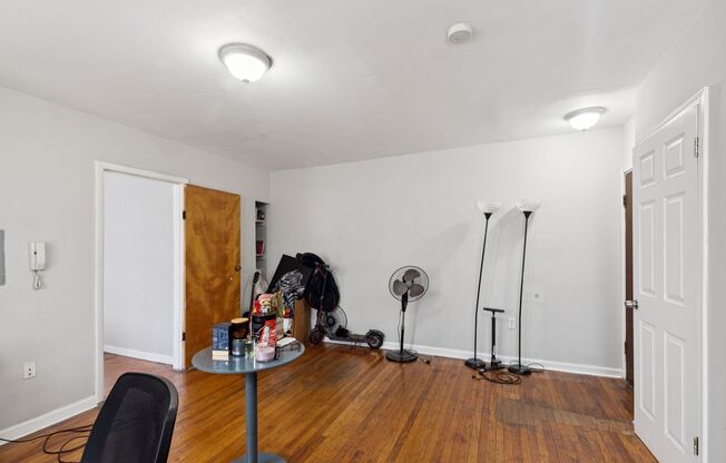 1 bed, 1 bath, 650 sqft, $1,190, Unit A31