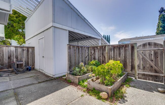 Spacious 3BR 1.5BA townhouse in Mountain View