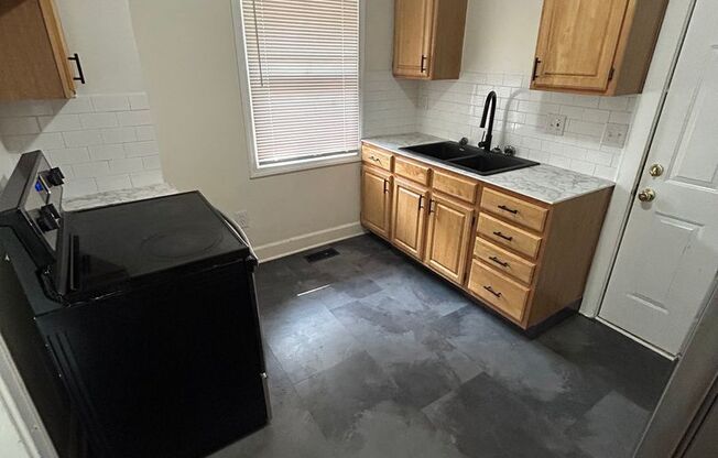 2 beds, 1 bath, $1,250