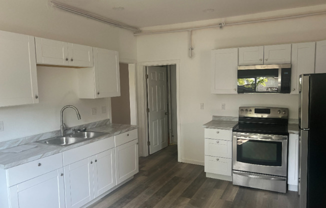 325 1 AVE