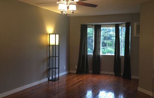Healani Gardens-2 bed, 2 bath, 2 parking!