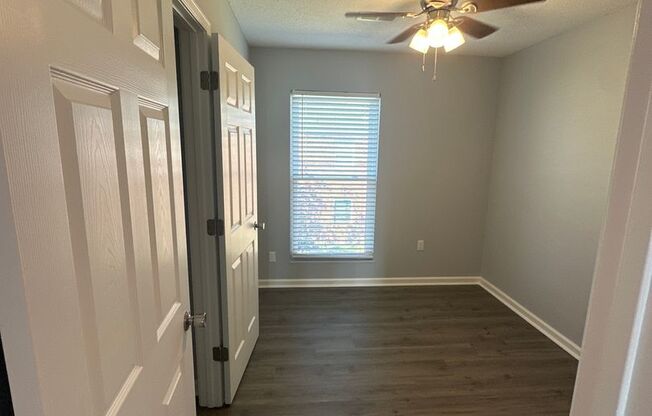 2 beds, 1 bath, $1,165