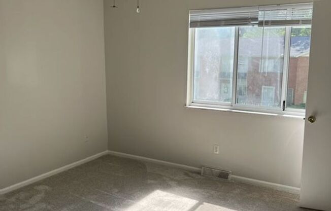 2 Bedroom In Bond Hill