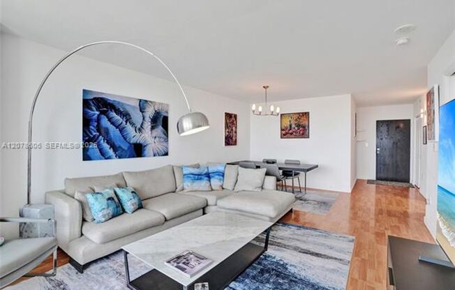 1 bed, 1 bath, $4,500, Unit # 807
