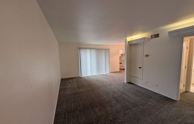 1 bed, 1 bath, 784 sqft, $790, Unit 52-B