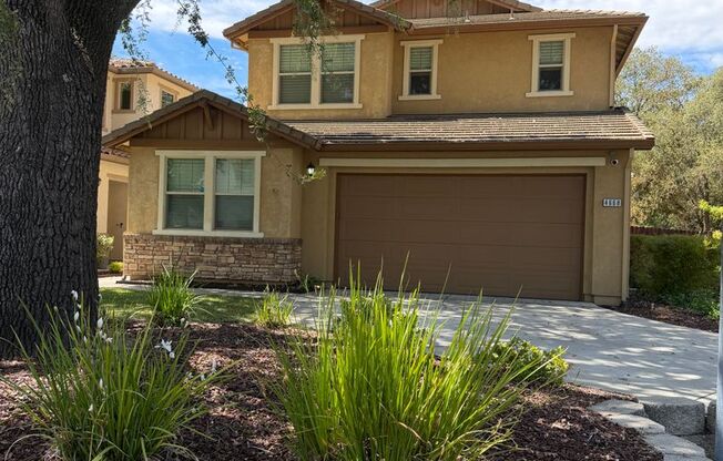 Spacious 4-Bedroom Home in The Oaks at Carmichael