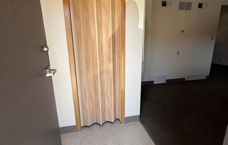Studio, 1 bath, 500 sqft, $625, Unit 1024 SUNSET #04