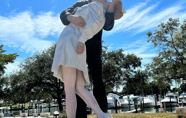 2 beds, 2 baths, $2,750, Unit # 1635