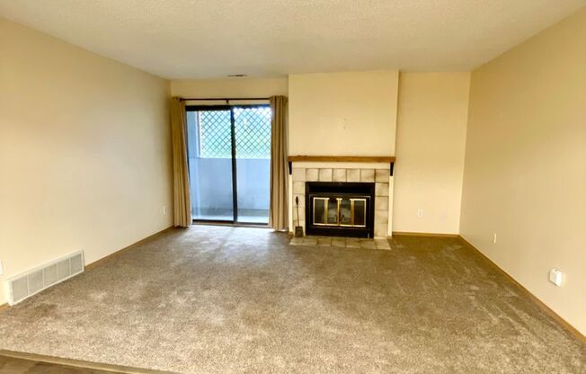 2 beds, 1 bath, $1,100