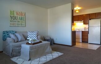 2 beds, 1 bath, $895, Unit APT. B