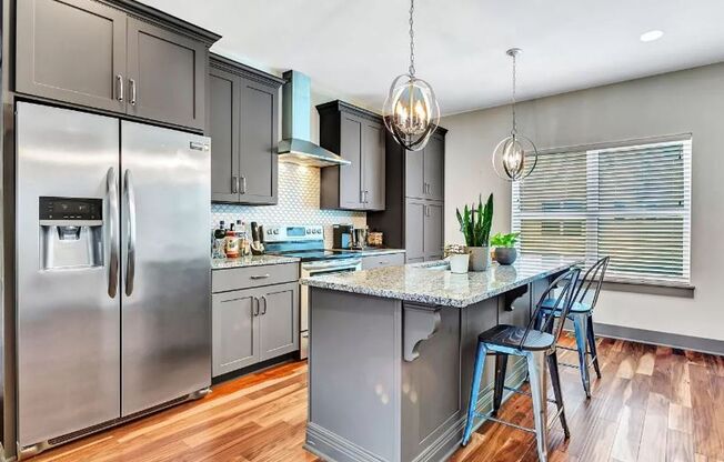 3BR/3.5BA, Three story Townhome in the Nations Neighborhood, Convenient to Interstate and Downtown, 2 Car Garage