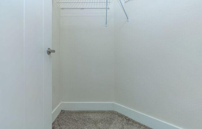 2 beds, 2 baths, 1,038 sqft, $1,920, Unit 2041