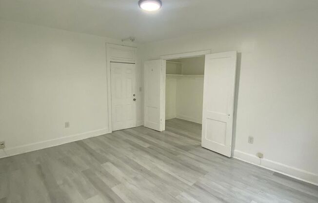 Studio, 1 bath, 575 sqft, $1,750, Unit 36