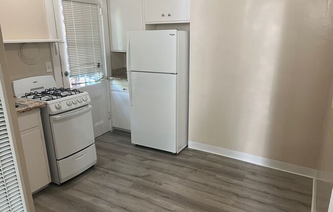 0695 -S. 6th Street