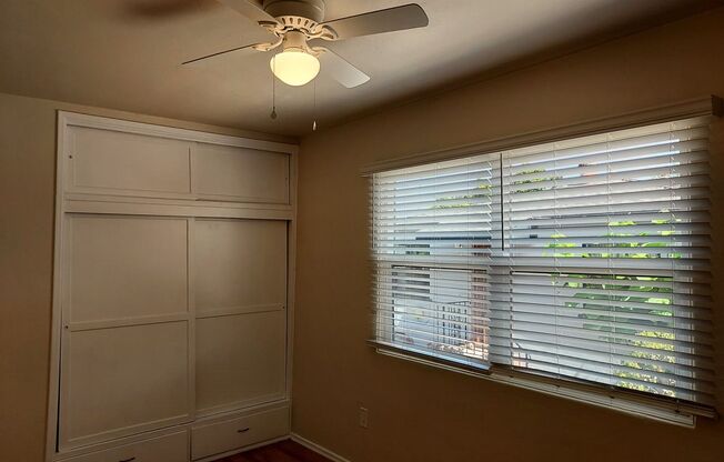 South Park Area 2 Bedroom Cottage w/Garage