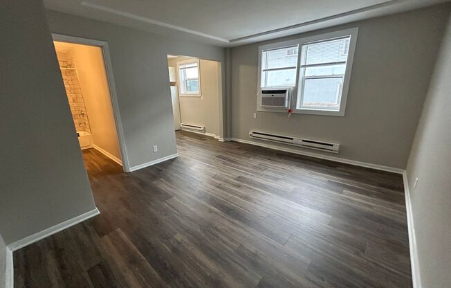 1725 Thomas Ave W