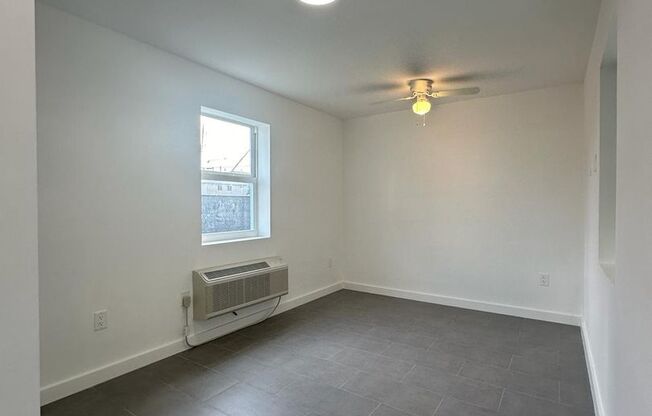 Studio, 1 bath, $1,302, Unit 1535-5
