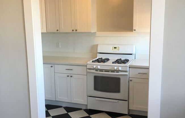 1 bed, 1 bath, 600 sqft, $1,995, Unit 210