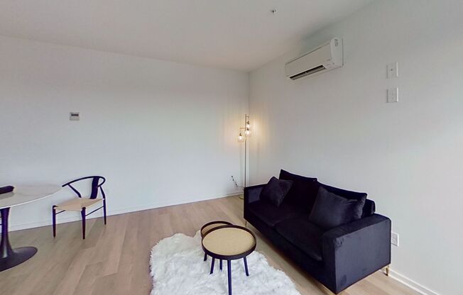 Studio, 1 bath, 400 sqft, $1,730, Unit 304