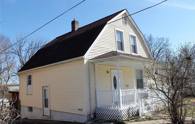 Absolutely adorable 3 bedroom/1.5 bath house in Ritenour school district!
