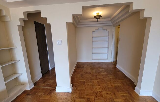 1 bed, 1 bath, $1,075, Unit 404