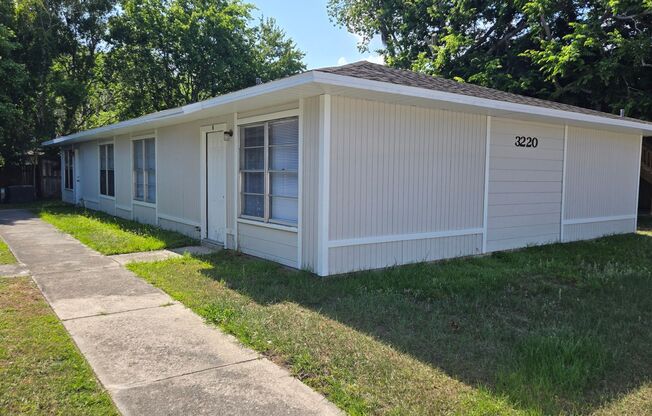 2BR/1BA Close to the University of Florida, Shands, and Butler Plaza