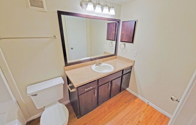 2 beds, 2 baths, 1,002 sqft, $1,731